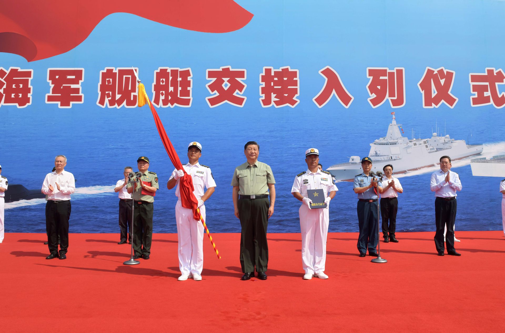 海军三型主战舰艇入列，中国海军力量的崭新篇章，中国海军力量新篇章，三型主战舰艇正式入列
