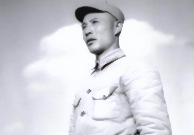 战略支援部队两所军校比较，哪所更胜一筹？，战略支援部队两所军校对比，哪所军校表现更卓越？