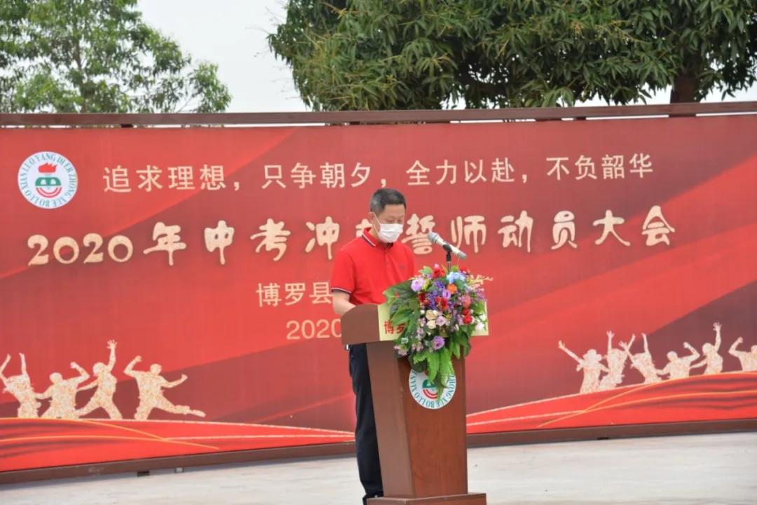 罗阳与歼-15战斗机，中国航空工业的杰出代表，罗阳与歼-15，中国航空工业的辉煌瞬间