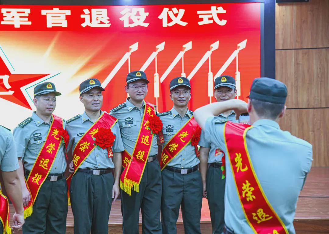 第十四集团军军旗，荣耀与传承的象征，第十四集团军军旗，荣耀传承的象征