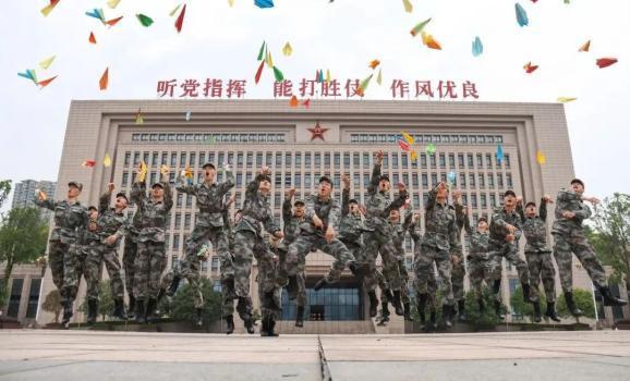 大学生入伍的政策，新时代的青年担当与国家力量之源，大学生入伍政策，青年担当与国家力量的源泉