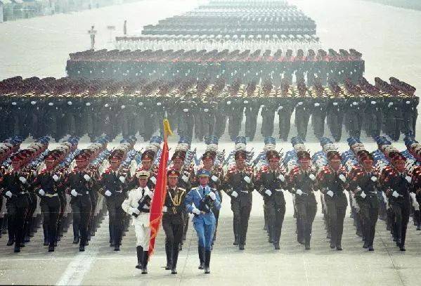 普鲁士阅兵震撼视频，历史与荣耀的重现，普鲁士阅兵震撼重现，历史荣耀的瞬间