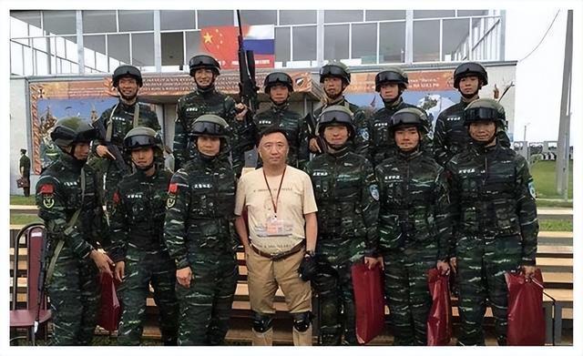 中国女特种兵之乎，荣耀与担当，中国女特种兵，荣耀与担当的勇者之路