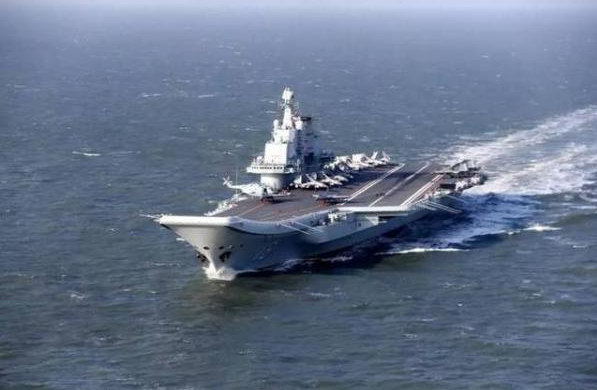 辽宁舰第一任舰长和政委，英勇领航，铸就时代荣光，辽宁舰首任舰长与政委英勇领航，铸就时代荣光传奇