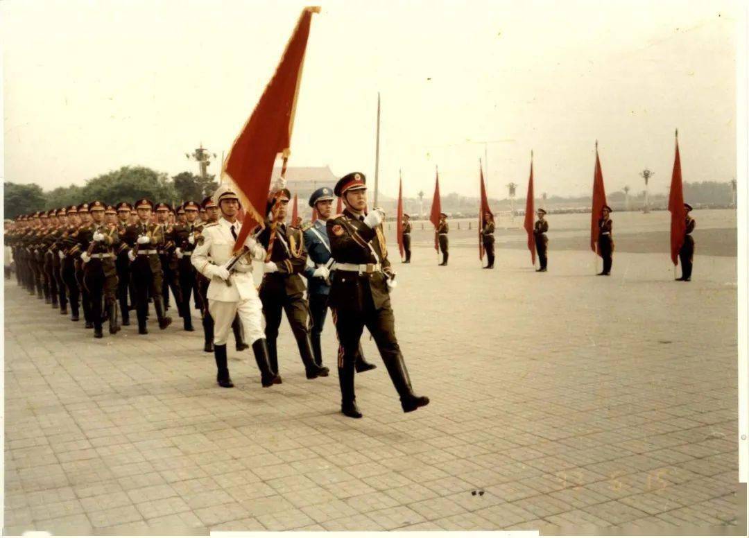 80年代仪仗队的平均身高，时代的标志与青年的风采，80年代仪仗队平均身高，时代青年风采的标志