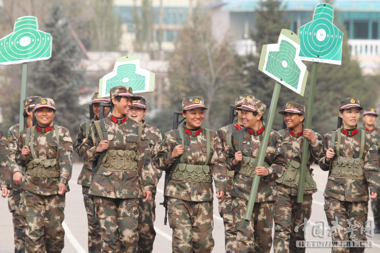 中国武警女兵，单身照片背后的故事与风采，中国武警女兵，单身照片背后的故事与魅力展示