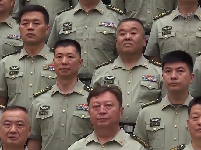 祁发宝，从普通军官到军衔之路的探究，祁发宝，从军官到军衔之路的蜕变与探究