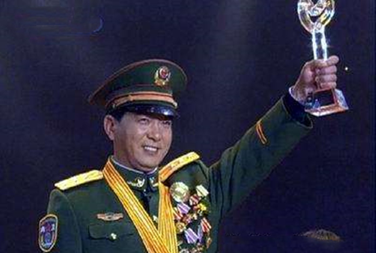 丁晓兵父亲的职业背景与影响，丁晓兵父亲的职业背景及其影响