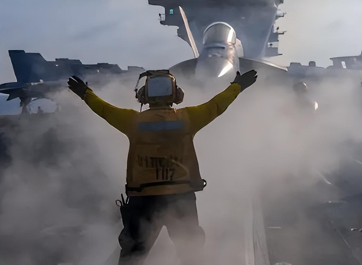 纪念人民空军成立72周年,辉煌历程与未来展望,纪念人民空军成立72周年,辉煌历程与未来展望展望