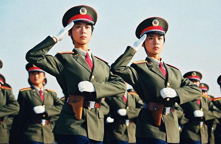 大阅兵女兵方队，荣耀与力量的象征，大阅兵女兵方队，荣耀与力量的璀璨展现