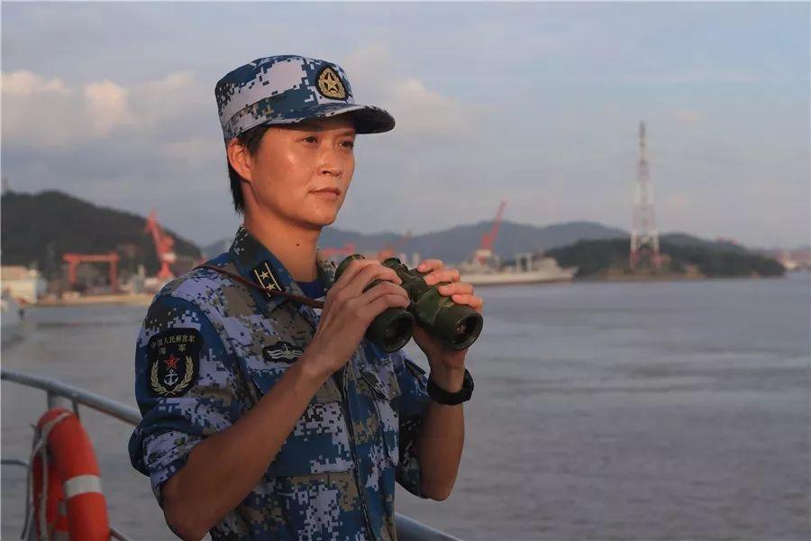 辽宁舰首位舰长，引领中国海军走向深蓝，辽宁舰首位舰长，引领中国海军走向深蓝时代