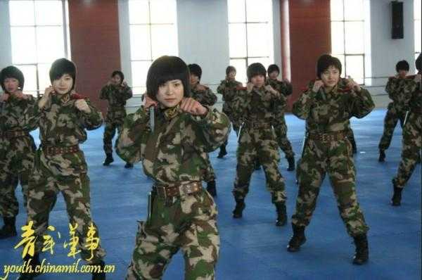 中国武警陆军女兵图片，展现力量与荣耀的象征，中国武警陆军女兵风采，力量与荣耀的展现