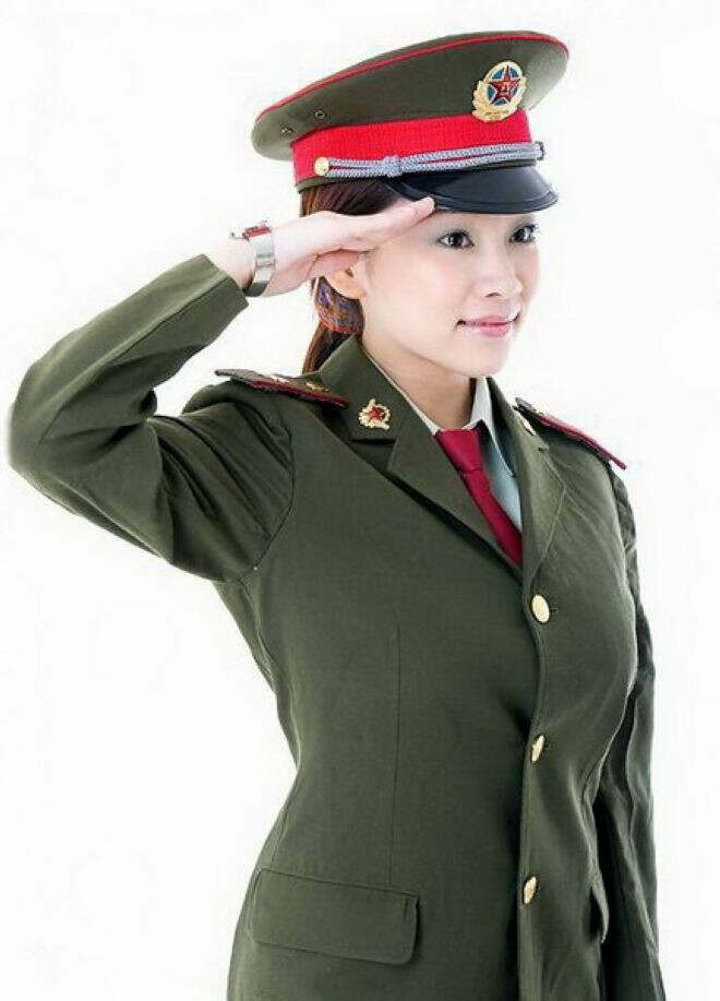中国女兵的丰彩,坚韧、勇敢与荣耀,中国女兵的丰姿,坚韧、勇敢与荣耀的赞歌