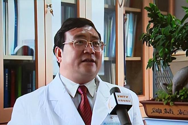 独臂将军丁小军与坚韧不拔的老婆，独臂将军丁小军与坚韧伴侣，不屈不挠的爱情与人生之旅