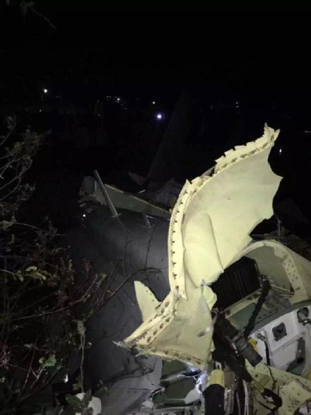 歼-10座舱盖高空爆炸事件探究，歼-10座舱盖高空爆炸事件揭秘