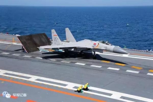 辽宁舰成功起降歼-15，中国海军航空兵力量的里程碑事件，中国海军航空兵力量里程碑事件，辽宁舰成功起降歼-15