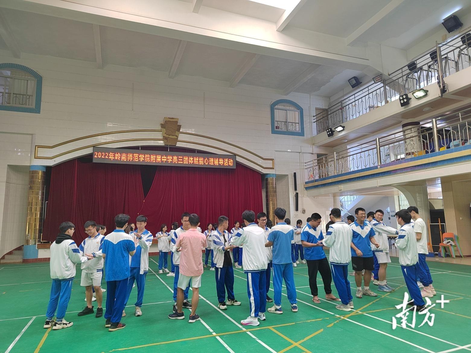 湛江海域的震惊时刻，160军舰爆炸事件深度解析，湛江海域的震惊时刻，深度解析160军舰爆炸事件
