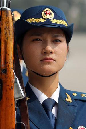 中国人民解放军三军仪仗队中的女兵，荣耀与担当，中国人民解放军三军仪仗队女兵的荣耀与担当