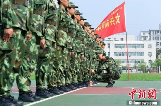 女兵队列表演视频，展现力量与荣耀的篇章，女兵队列表演，力量与荣耀的展现