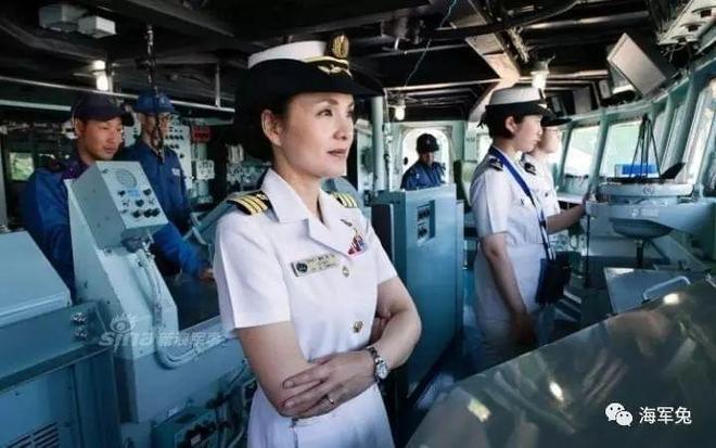 中国海军首艘驱逐舰女舰长,破浪前行的巾帼英雄,中国海军首艘驱逐舰女舰长,巾帼英雄破浪前行