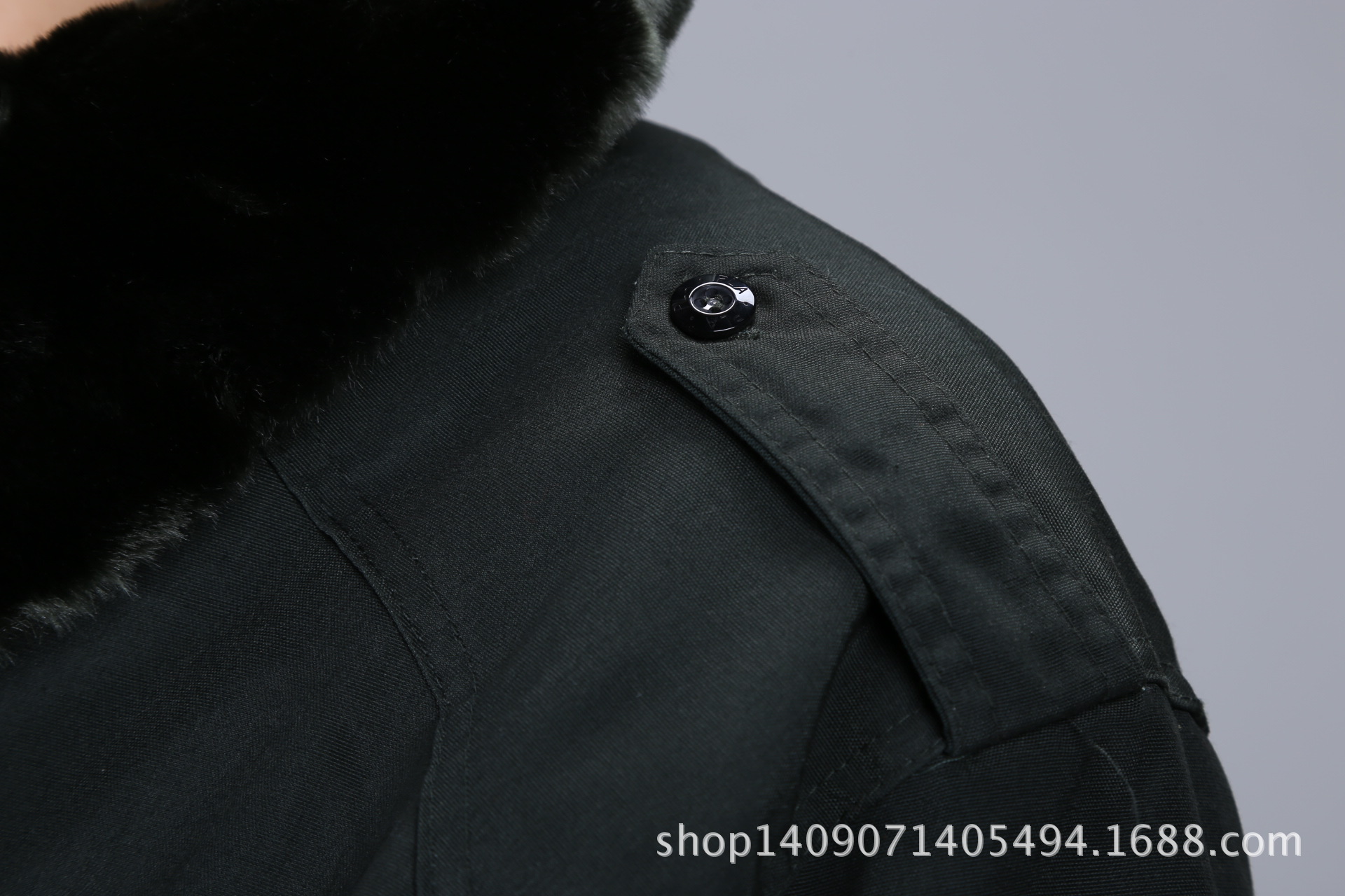 探索中国军队新风貌,07式军官常服大衣,揭秘中国军队新风貌,07式军官常服大衣全解析