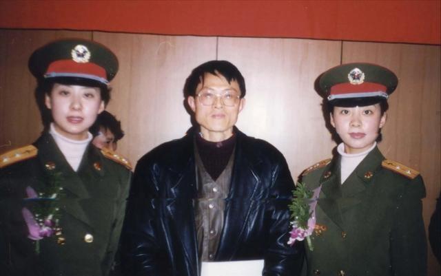 全球视野下的女兵阅兵，力量与荣耀的象征，全球视角下的女兵阅兵，力量与荣耀的展现