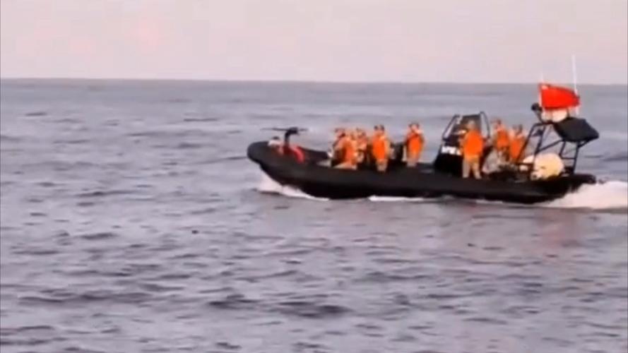 中国海警驱逐越南海警，维护海洋秩序与领土完整的坚定立场，中国海警坚决维护海洋秩序与领土完整，驱逐越南海警，展示坚定立场