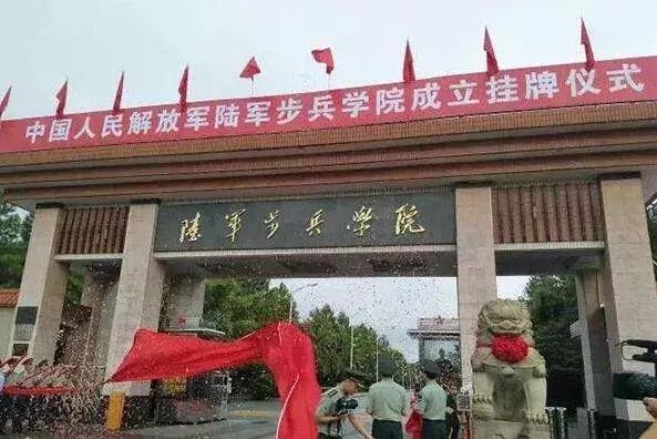 石家庄陆军学校阅兵方队，荣耀与传承的展现，石家庄陆军学校阅兵方队，荣耀传承的展现