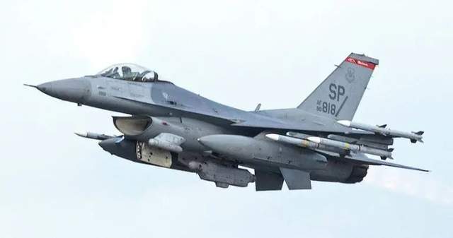 美军装备F-16V了吗？——探究美国空军现代化进程中的新动态，美军现代化进程揭秘，F-16V装备揭秘与空军新动态探讨