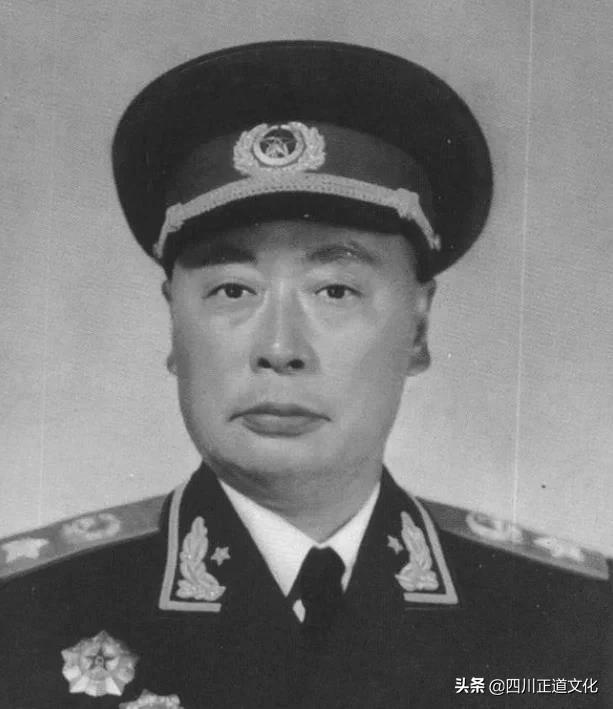 十大元帅中谁是打仗最厉害？历史的解读与个人观点，揭秘十大元帅中的战争奇才，谁是最擅长打仗的历史巨擘？