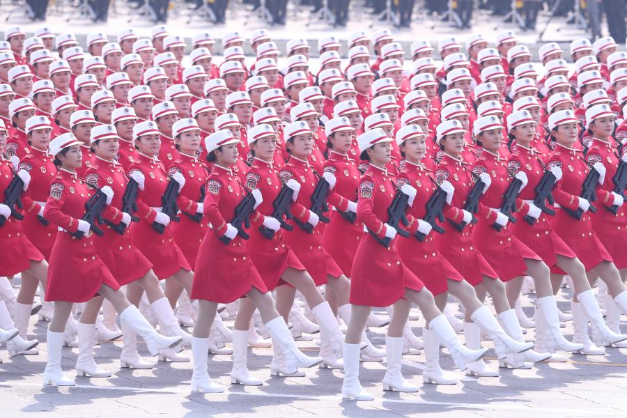 特殊的女兵方队，勇气、荣耀与力量的象征，特殊女兵方队，勇气、荣耀与力量的汇聚标志