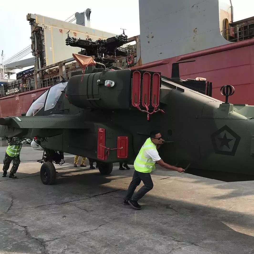 阿帕奇直升机与武直-19,空中力量的独特组合,阿帕奇直升机与武直-19,空中力量的卓越组合