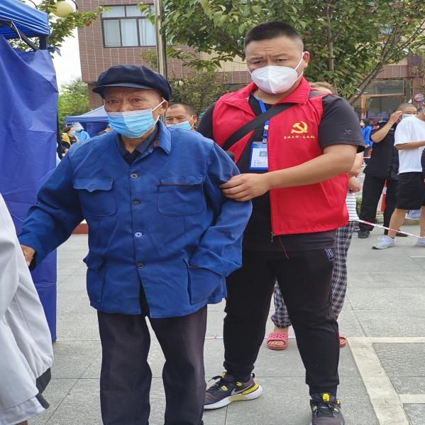 武装部军装风采，图片展示与解析，武装部军装风采展示与深度解析