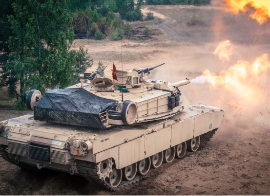 M1A2艾布拉姆斯坦克，第三代主战坦克的杰出代表，M1A2艾布拉姆斯坦克，第三代主战坦克的翘楚