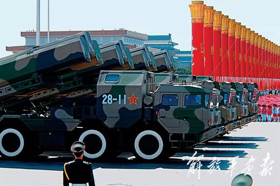 胜利大阅兵导弹方队，展现国防力量与民族骄傲，国防力量展现，胜利大阅兵导弹方队彰显民族骄傲