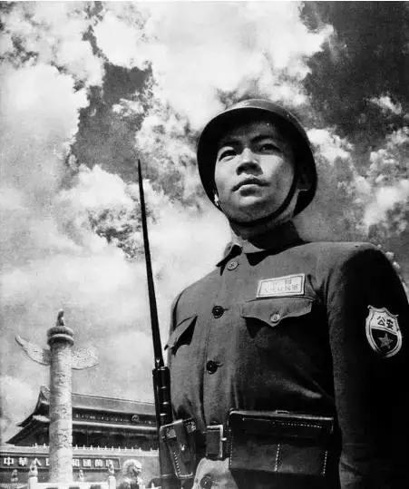 中国人民解放军军旗教学设计，中国人民解放军军旗教学设计详解