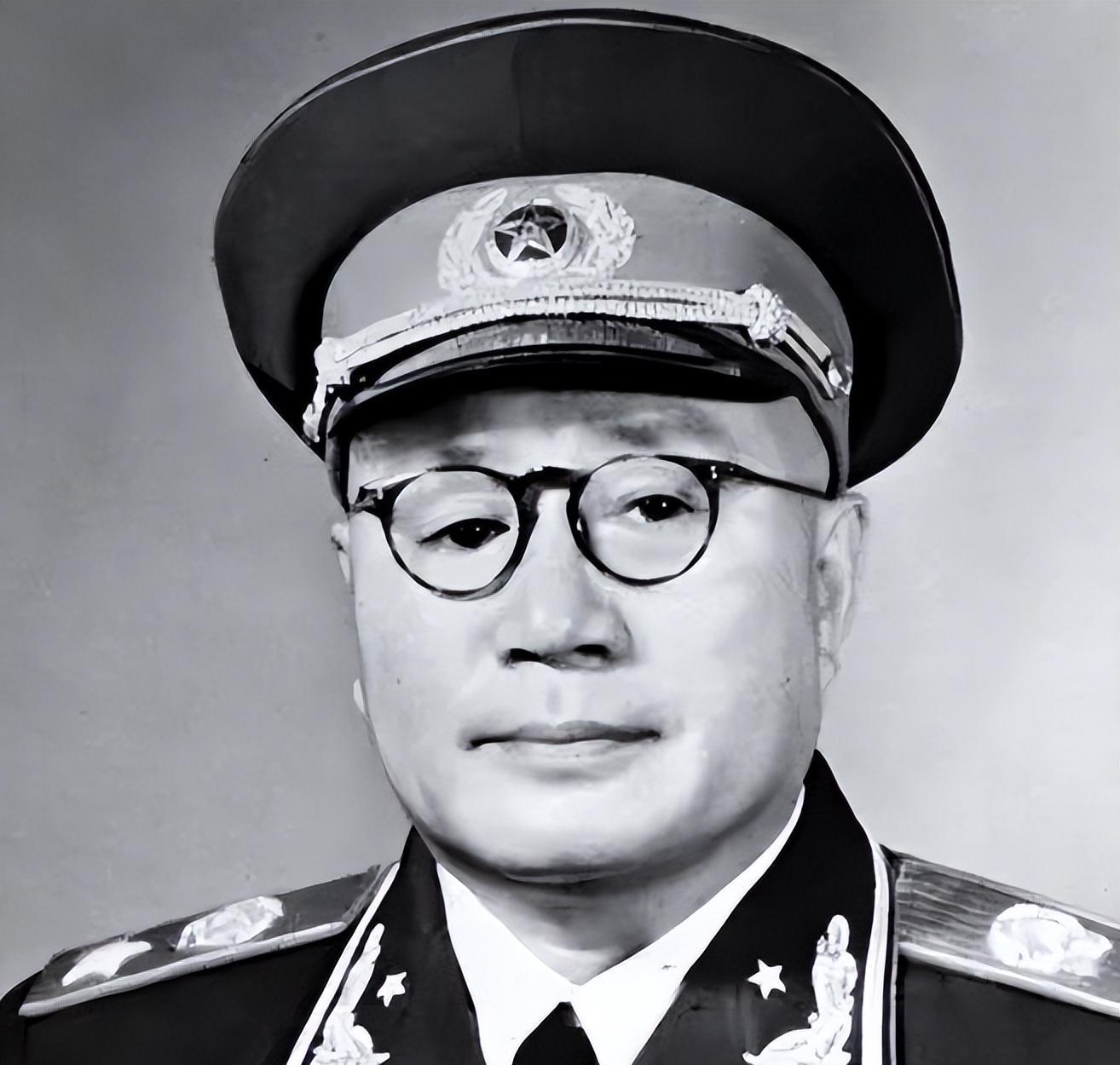 中国人民志愿军，司令员兼政治的核心力量，中国人民志愿军司令员兼政治核心力量，铸就荣耀与传奇的领导力