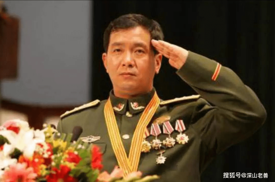 丁晓兵，从舞台到边疆，他的脚步从未停歇，丁晓兵，从舞台走向边疆的无停歇征程