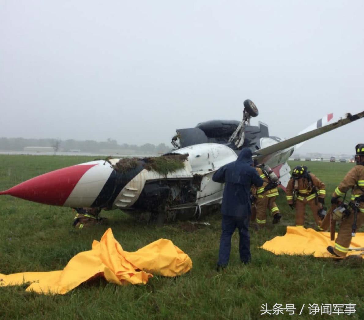 阿帕奇武装直升机表演,震撼的力量展示,阿帕奇武装直升机震撼力量展示,空中之舞