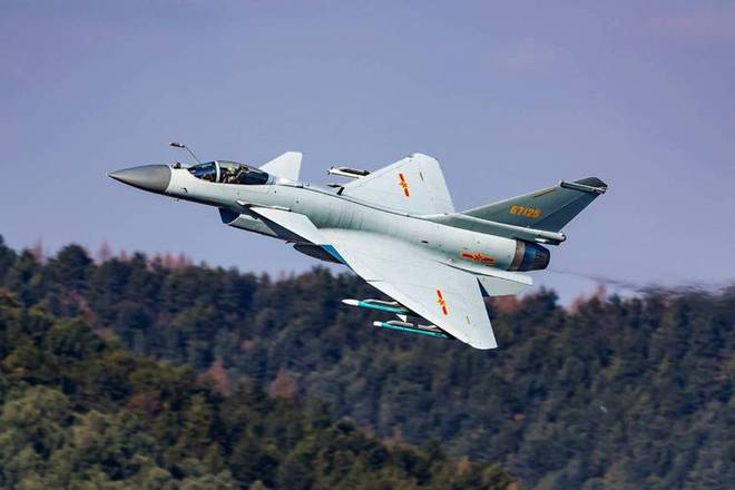 歼-10主力战机，中国空军的骄傲，歼-10主力战机，中国空军的荣耀之刃