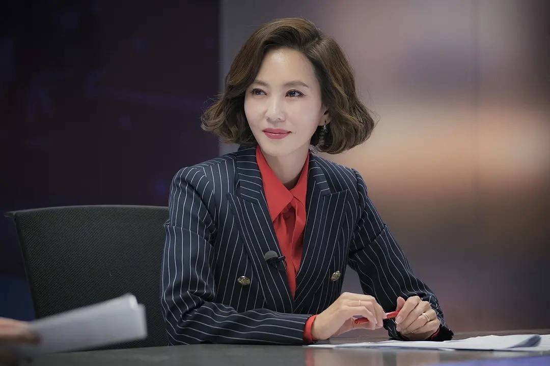 颜红君个人资料，揭秘一位杰出人才的非凡人生，颜红君的非凡人生，杰出人才的私密资料揭秘