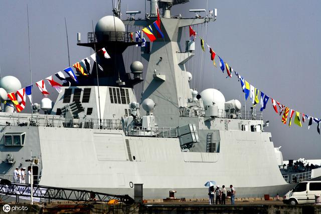 中国海军第一艘护卫舰——054A型护卫舰的崛起与历程，中国海军054A型护卫舰的崛起与历程