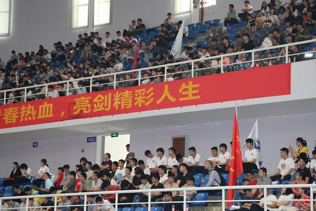 庆祝海军成立70周年，海军征兵活动的重要性与挑战，海军成立70周年庆典，征兵活动的意义与面临的挑战
