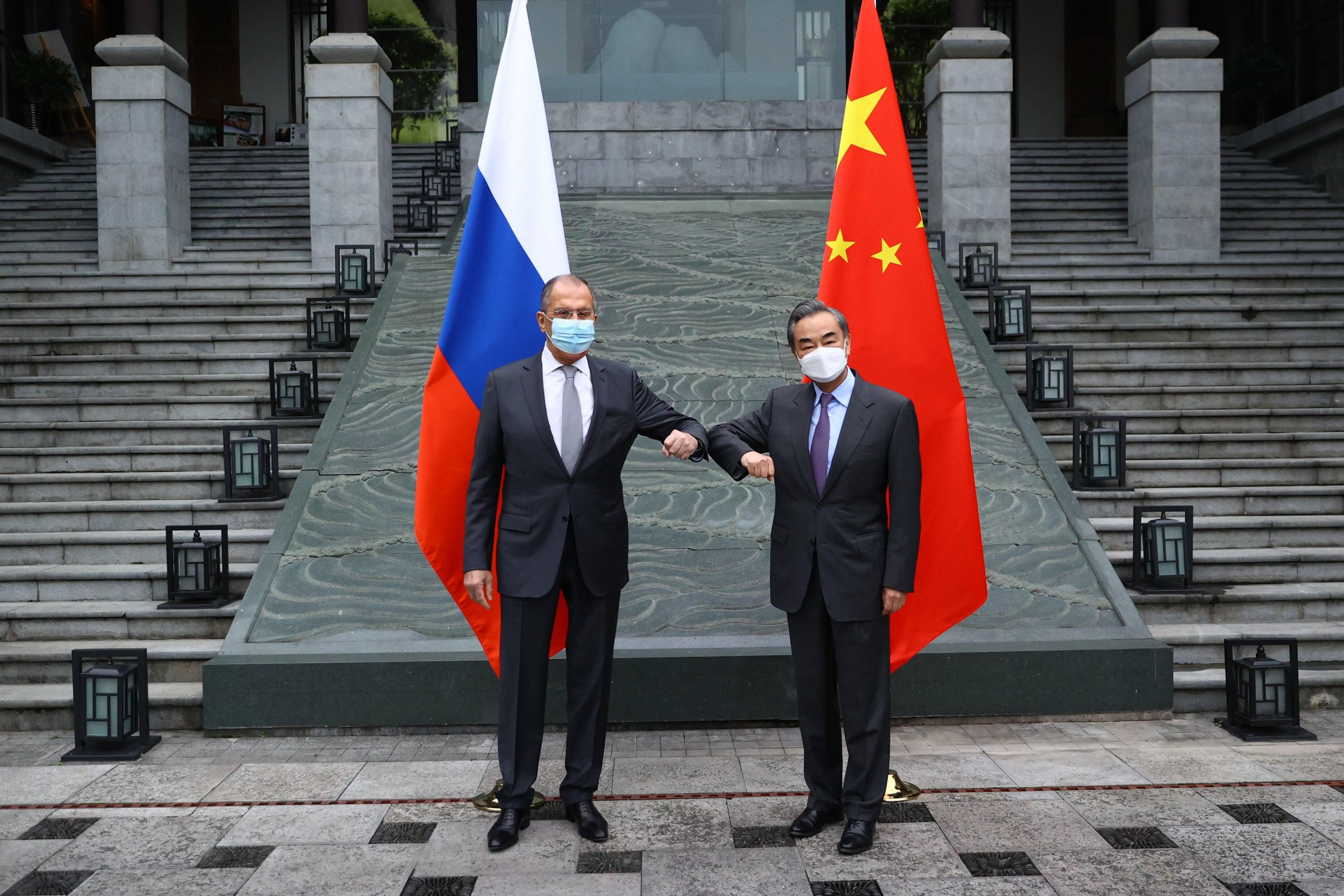 外交部回应美指责俄获中国武器，事实真相与国际合作的重要性，外交部回应美指责中俄武器合作，真相与国际合作的重要性
