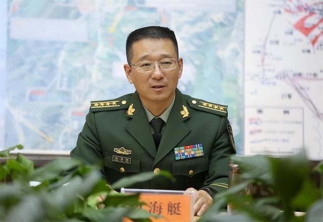 集团军司令员的职责与担当，集团军司令员的职责与担当，战略领航者的核心角色