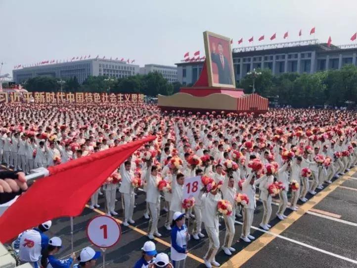 国庆节飞行表演，翱翔天际的壮丽画卷，国庆节飞行表演，翱翔天际的壮丽盛宴