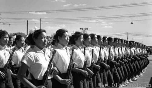 女兵阅兵