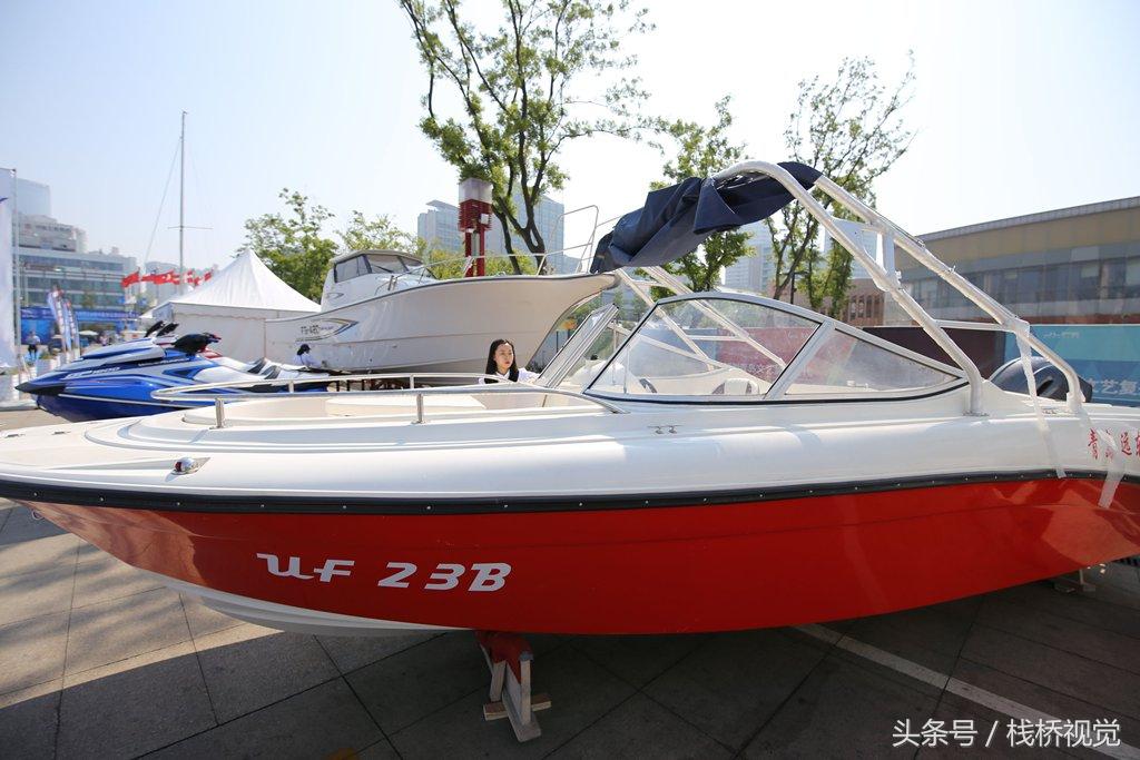 青岛舰尺寸，深度解析其雄伟与精密，青岛舰尺寸深度解析，揭示雄伟精密之风采