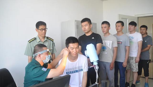 征兵体检中的裸检，理解、尊重与科学的视角，征兵裸检，理解、尊重与科学的视角探讨
