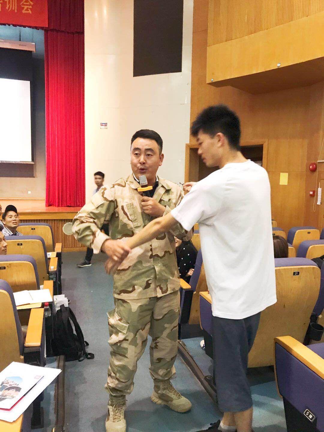 中国人民武装警察部队特种警察学院是否招收女生？详解与探讨，中国人民武装警察部队特种警察学院招收女生情况详解与探讨